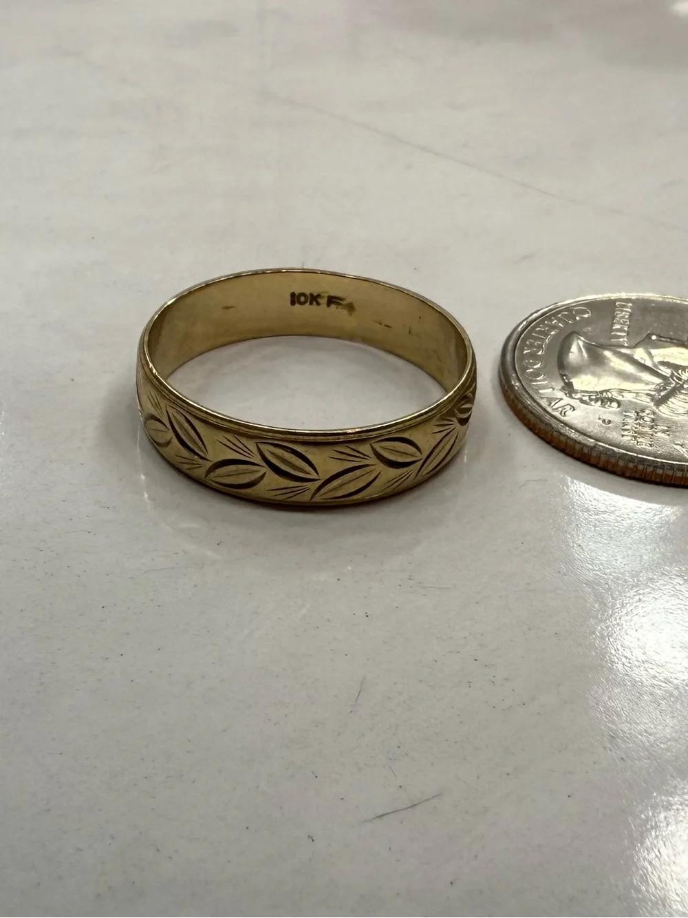 10K Gold Leaf-Pattern Ring Band - Yellow Gold